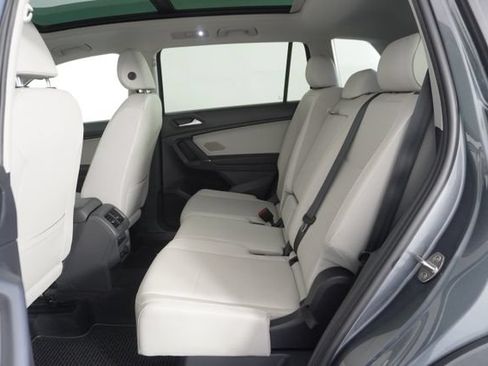 Used 2020 Volkswagen Tiguan SE w/ Panoramic Sunroof Package FWD image 33