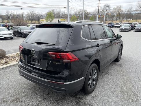 Used 2022 Volkswagen Tiguan SE image 4