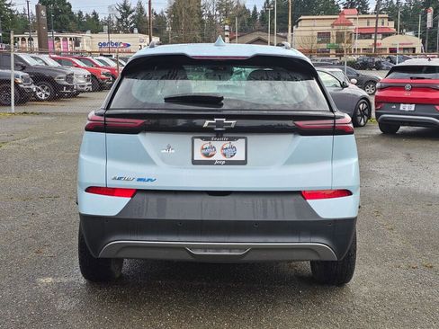Used 2022 Chevrolet Bolt EUV LT w/ Convenience Package image 6