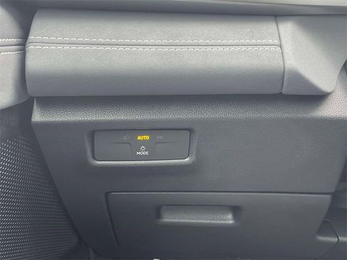 New 2026 Volkswagen Tiguan SE R-Line image 21