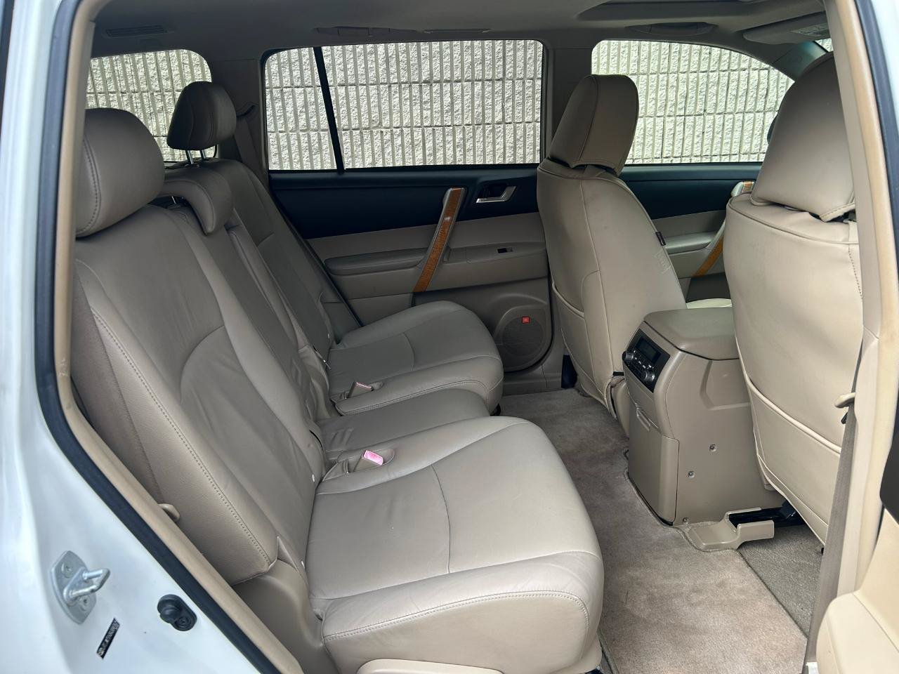 Used 2010 Toyota Highlander Limited AWD/4WD image 17