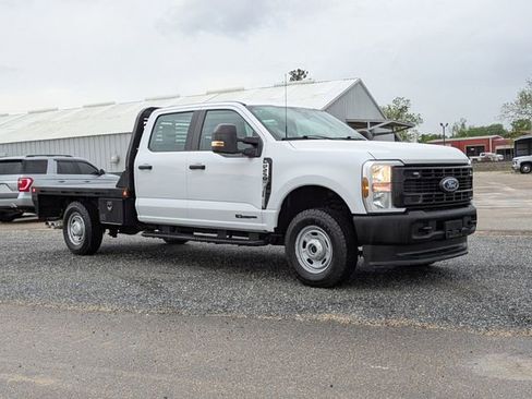 Used 2024 Ford F250 XL image 2