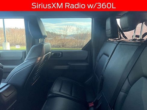 Used 2021 Ford Bronco Badlands image 9