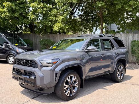 Used 2025 Toyota 4Runner TRD Sport AWD/4WD image 2
