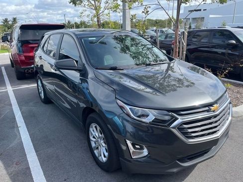 Used 2020 Chevrolet Equinox LS w/ LS Convenience Package image 2