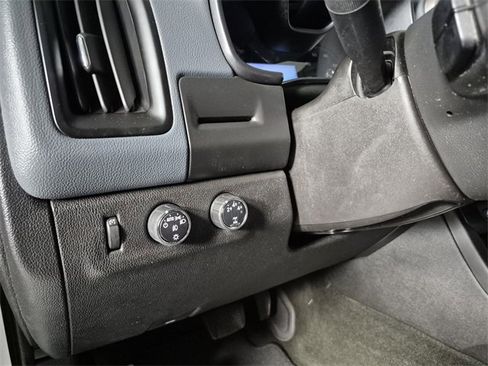 Used 2016 Chevrolet Colorado Z71 image 25