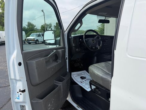 Used 2020 Chevrolet Express 2500 w/ Communications Package RWD image 8