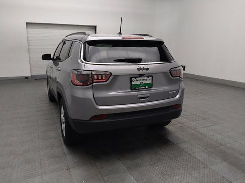 Used 2019 Jeep Compass Latitude w/ Popular Equipment Group FWD image 5