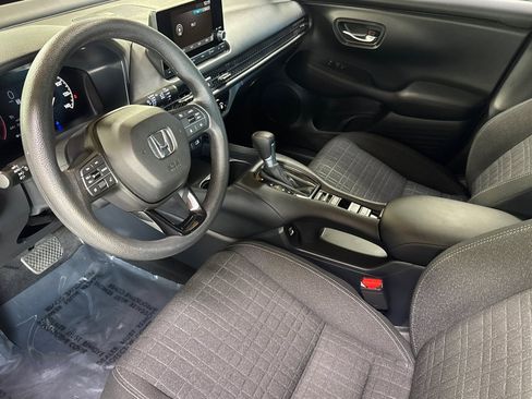 Certified 2023 Honda HR-V LX image 4