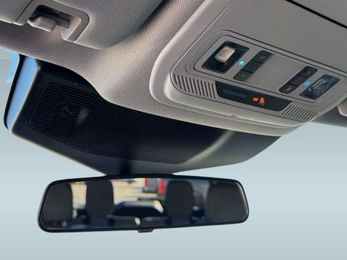 Used 2021 Ford Explorer XLT w/ Equipment Group 202A image 20