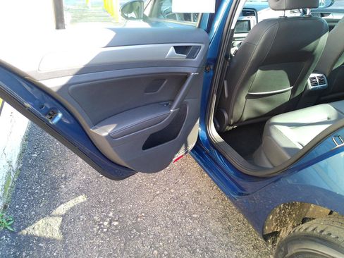 Used 2015 Volkswagen Golf TDI FWD image 28