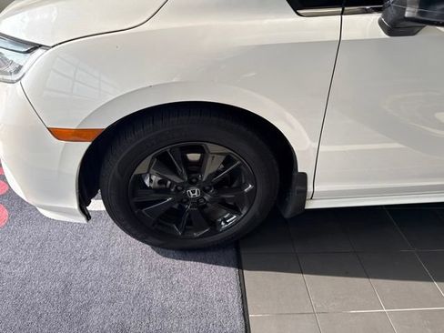 Used 2024 Honda Odyssey Sport image 2