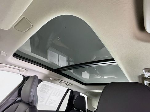 Certified 2025 Volvo XC90 B6 Plus image 22