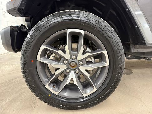 Used 2024 Jeep Wrangler Unlimited AWD/4WD image 13