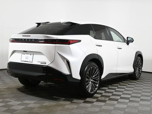 Used 2023 Lexus RZ 450e Premium w/ Accessory Package (2T) image 7