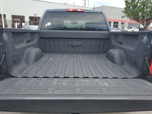 Used 2018 Chevrolet Silverado 1500 LT w/ All Star Edition AWD/4WD image 9