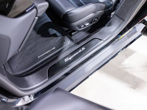 Used 2024 Porsche Taycan 4S image 39