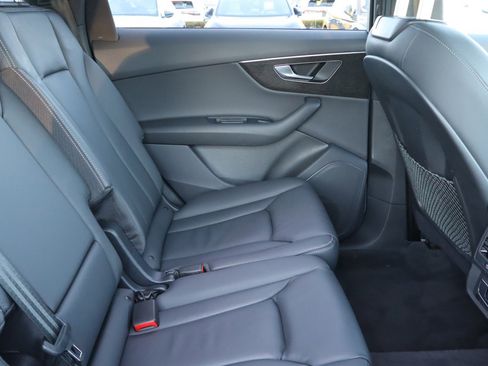 Used 2025 Audi Q7 2.0T Premium w/ Convenience Package image 14