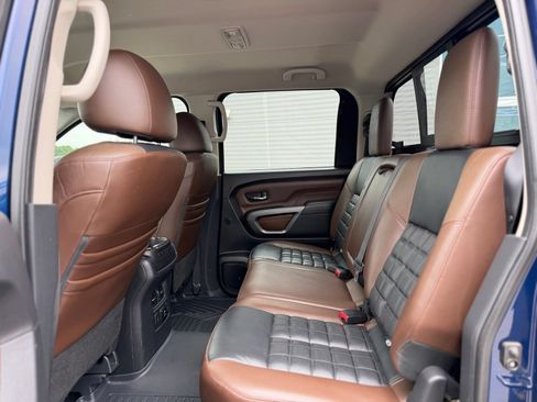 Used 2018 Nissan Titan SV AWD/4WD image 27