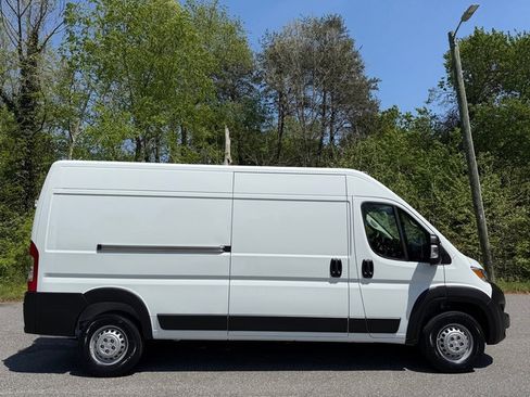 New 2025 RAM ProMaster 2500 w/ Convenience Group image 6