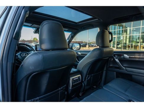 Used 2023 Lexus GX 460 Luxury w/ Accessory Package image 13