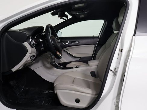 Used 2019 Mercedes-Benz GLA 250 image 10