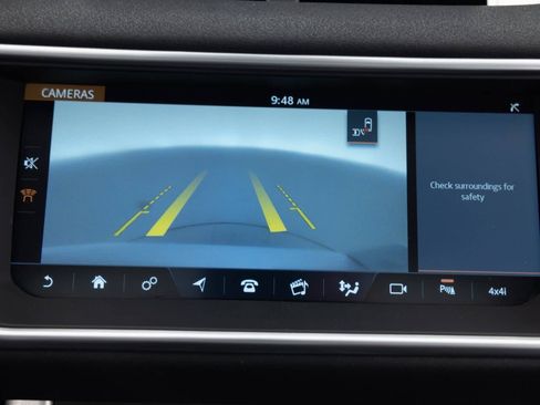 Used 2017 Land Rover Range Rover Evoque SE image 32