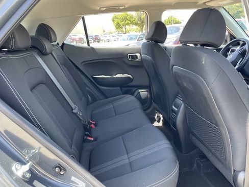 Used 2024 Hyundai Venue SEL FWD image 27