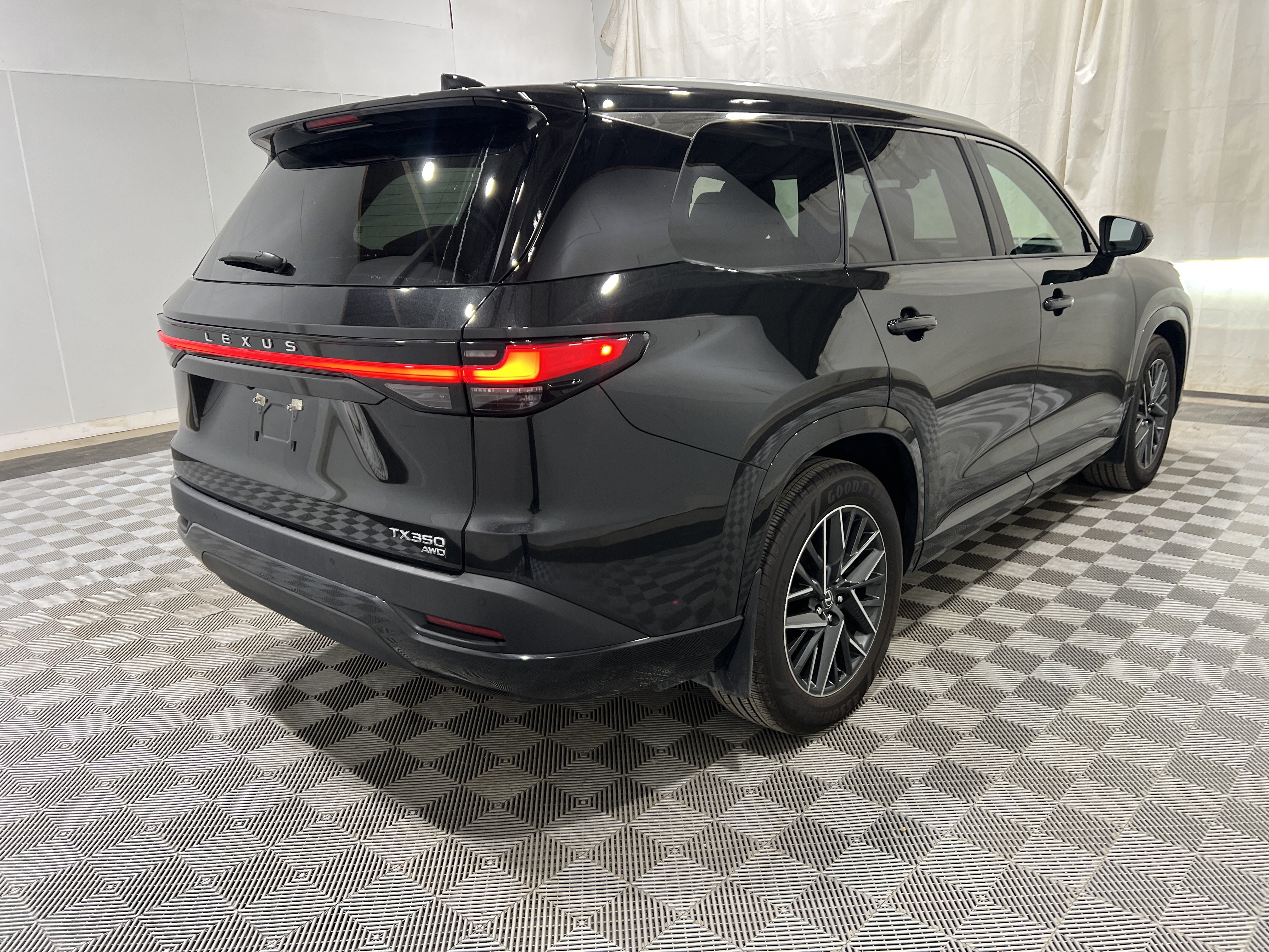 Used 2025 Lexus TX 350 AWD image 3