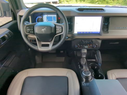 Used 2024 Ford Bronco Wildtrak AWD/4WD image 14