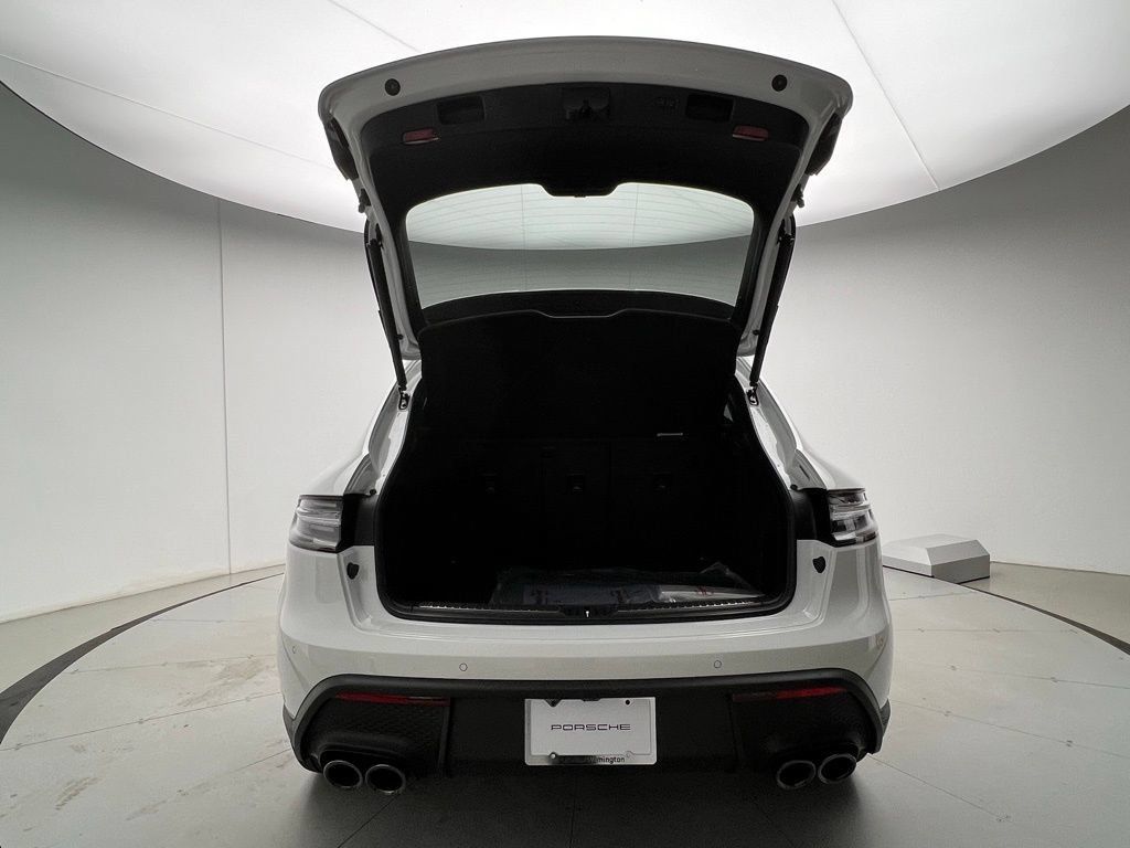 Used 2026 Porsche Macan AWD/4WD image 20