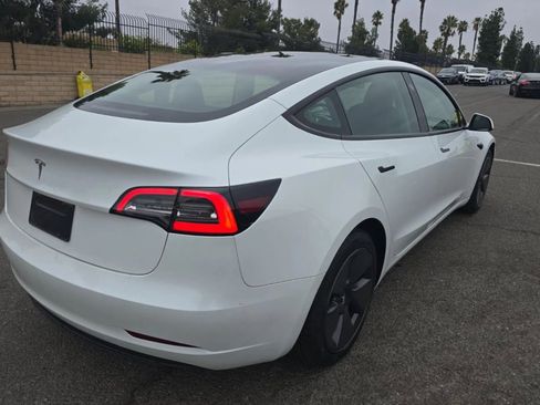 Used 2023 Tesla Model 3 Standard Range image 3