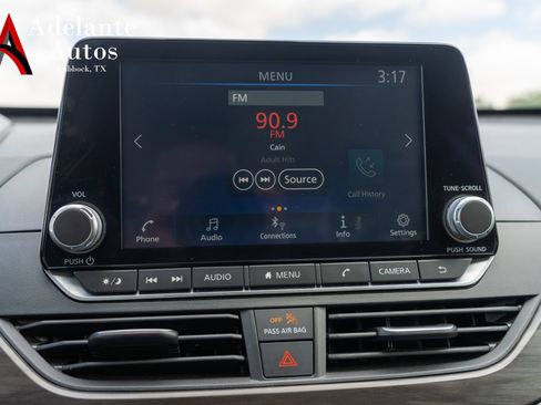Used 2024 Nissan Altima 2.5 SV FWD image 14