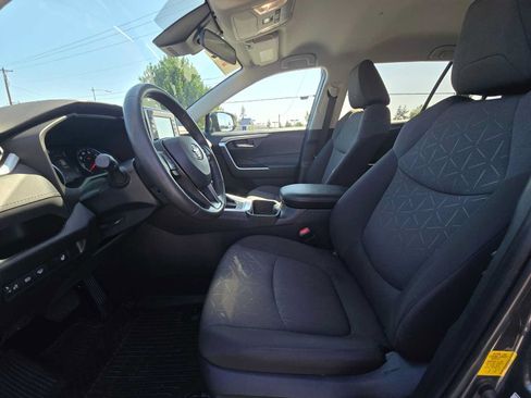 Used 2022 Toyota RAV4 XLE w/ XLE Grade Weather Package AWD/4WD image 21