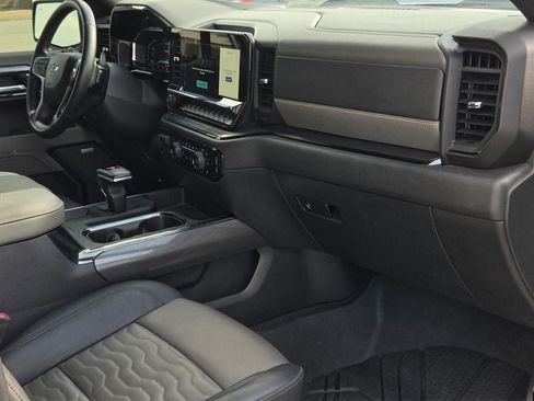 Certified 2025 Chevrolet Silverado 1500 ZR2 AWD/4WD image 9