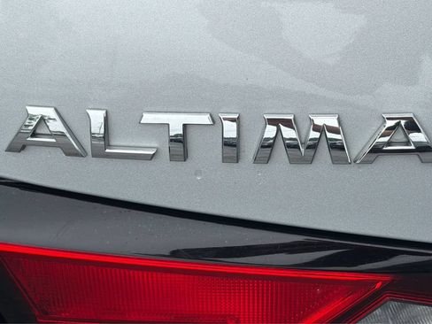Used 2021 Nissan Altima 2.5 SV FWD image 24