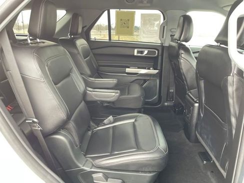 Used 2023 Ford Explorer XLT w/ Equipment Group 202A image 33