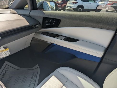 New 2025 Cadillac Optiq Luxury 2 image 15