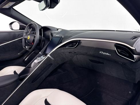 Used 2025 Ferrari Roma Spider RWD image 29