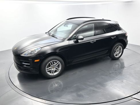 Certified 2021 Porsche Macan image 31