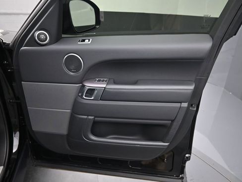 Used 2019 Land Rover Range Rover Sport HSE AWD/4WD image 4