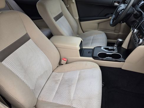 Used 2012 Toyota Camry LE image 15