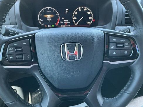 Used 2025 Honda Odyssey Elite image 32