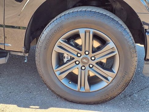 Used 2023 Ford F150 Lariat w/ Equipment Group 502A High image 9