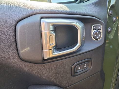 Used 2021 Jeep Wrangler Unlimited Sahara w/ Cold Weather Group AWD/4WD image 17