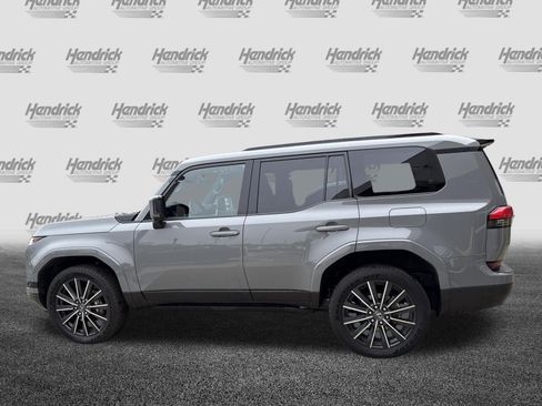 Certified 2025 Lexus GX 550 w/ Accessory Package (2T) image 7