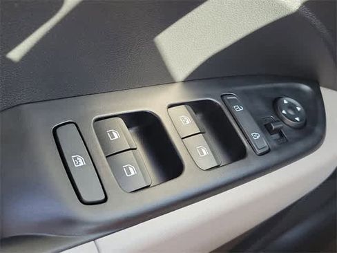 New 2026 Hyundai Venue SEL FWD image 18