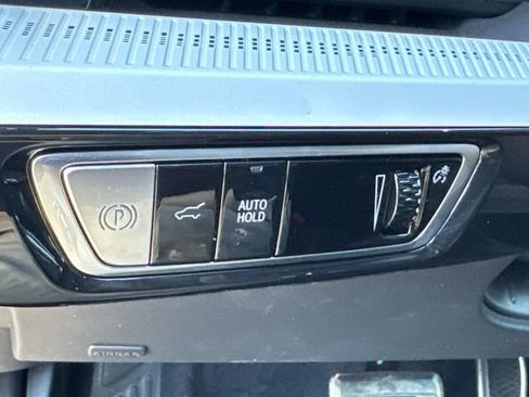 Certified 2025 Cadillac Optiq Luxury 2 w/ LPO, Floor Liner Package AWD/4WD image 29