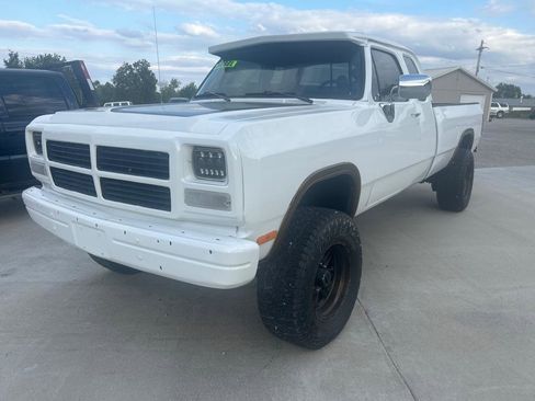 Used 1993 Dodge D/W Truck 250 AWD/4WD image 3
