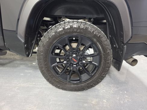 Used 2024 Toyota Tundra Limited w/ TRD Off-Road Package AWD/4WD image 33